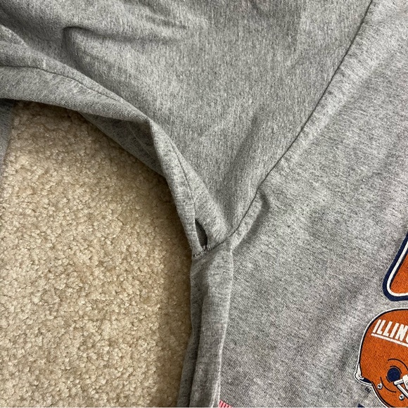 VINTAGE Fighting Illini Shirt Mens Extra Large Gray Big 10 NCAA Football Chief - Picture 10 of 10